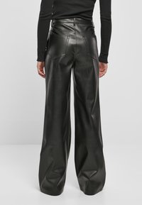 Urban Classics LADIES  WIDE LEG PANTS - Pantalon classique - black