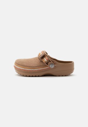Crocs, UNISEX - Lahtised kingad - sepia