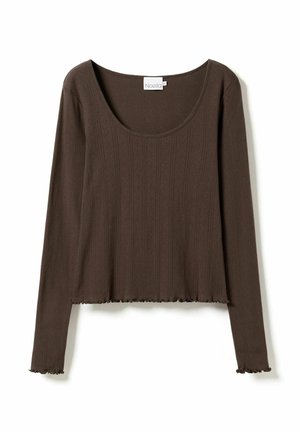 Brun langærmet top lavet af ribbet stof. Har en scoop halsudskæring og rå kant, med en let cropped pasform og struktureret mønster.