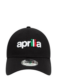 Cappello regolabile nero con logo "aprilia" ricamato in bianco, verde e rosso. Design strutturato con visiera curvata.