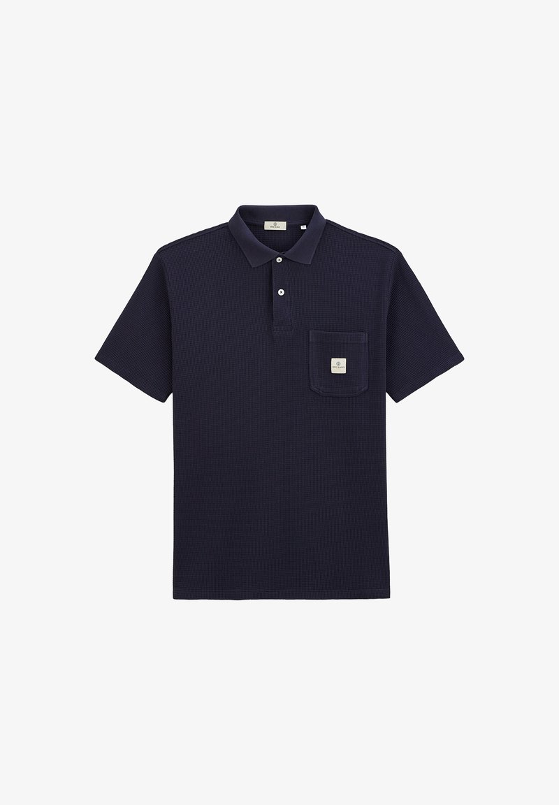 Polo shirt bleu marine en tissu texturé, à manches courtes, avec un col, trois boutons et une poche poitrine avec un label logo.