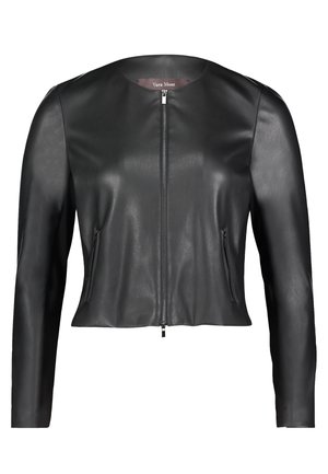 Schwarze Lederjacke mit rundem Ausschnitt, vorne mit Reißverschluss und zwei Reißverschlusstaschen. Glatte Textur, figurbetontes Design und lange Ärmel.
