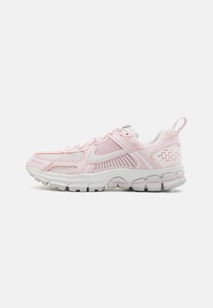 VOMERO 5 UNISEX - Sportbačiai - pearl pink/vast grey/bleached lilac/summit white