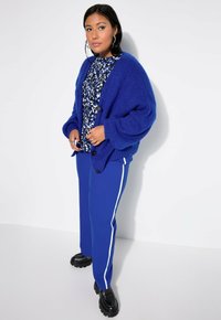 Studio Untold SHAPE BALLON-LANGARM - Kardigan - blue