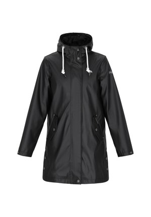 Sort vandtæt jakke med hætte, der har en frontlynlås, snoretræk, sidelommer og trykknapper foran. Glat overflade.