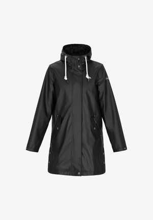 Sort vandtæt jakke med hætte, der har en frontlynlås, snoretræk, sidelommer og trykknapper foran. Glat overflade.