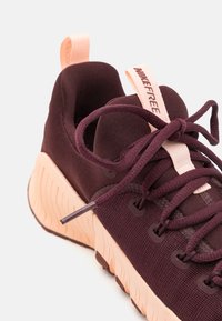 Nike Performance FREE METCON 6 - Tenisice za trening - burgundy crush/dark pony/crimson tint