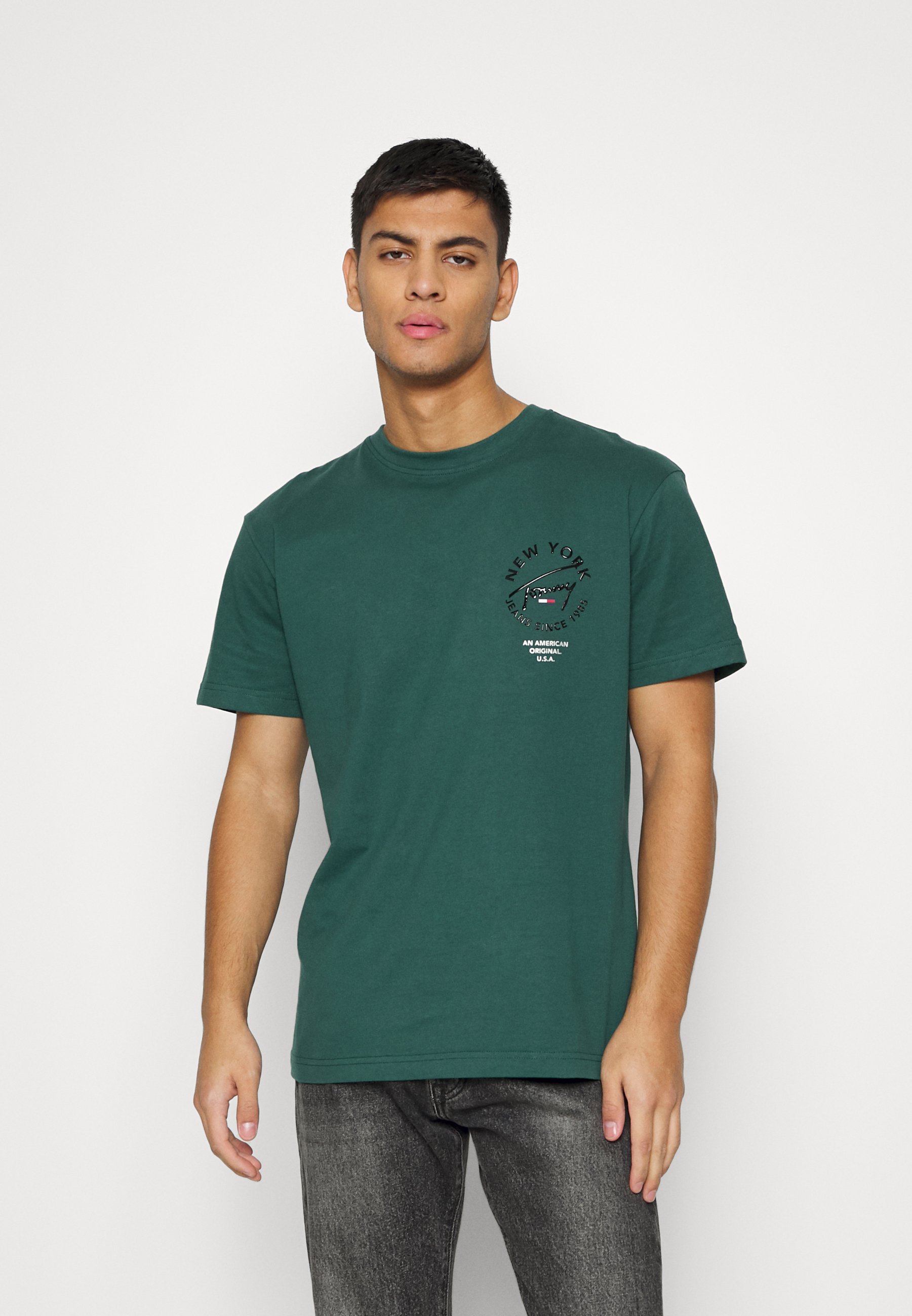 tommy jeans tonal flag tee