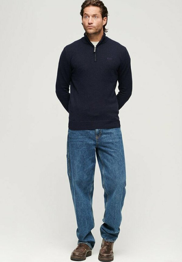 ESSENTIAL EMBROIDERED - Strickpullover