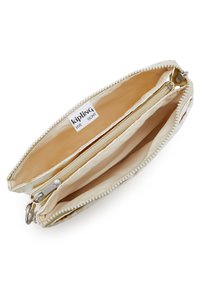 Pouch Kipling, tessuto bianco sporco, texture liscia, chiusura con zip, due scomparti interni, etichetta con logo visibile, trim decorativo sulla zip.