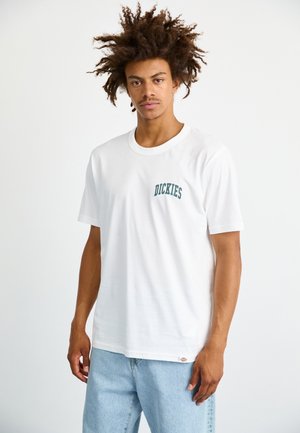 AITKIN CHEST TEE - T-shirt imprimé - white