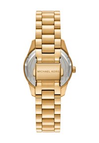 Złota metalowa bransoleta zegarka z polerowanym ogniwem bransolety i zapięciem wygrawerowanym z przodu "MICHAEL KORS".