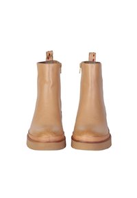 Stivaletti alla caviglia in pelle camel con una superficie liscia, punta rotonda, chiusura con zip laterale e suola rigata per una migliore presa.