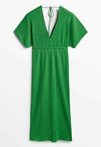 Robe verte texturée avec un décolleté en V profond, manches courtes et taille élastique. Comprend une fermeture par nouage à l'arrière et une silhouette fluide.