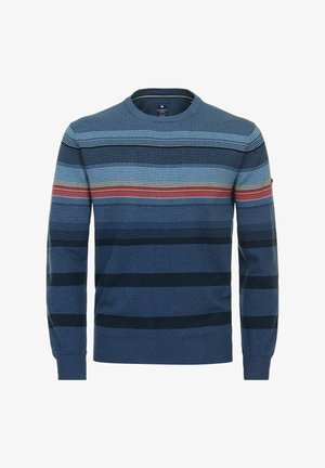 Niebieski sweter w paski, z poziomymi paskami w różnych odcieniach niebieskiego, czerwonego i ciemnoniebieskiego. Żebrowany dekolt i mankiety, miękka faktura.