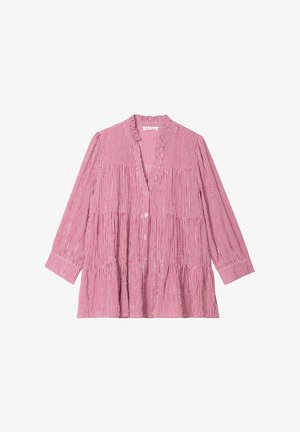 Blusa a rayas rojas y blancas con cuello, pliegues verticales, botones delanteros y mangas tres cuartos. Tejido suave con un ajuste relajado.