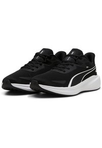 Scarpe sportive nere realizzate in mesh traspirante, con intersuola bianca, suola nera e un design elegante con accenti del logo e lacci.