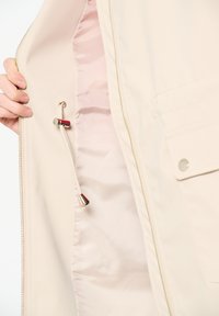 Thumbnail Image 4