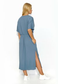 Makadamia LUŹNA niebieski denim