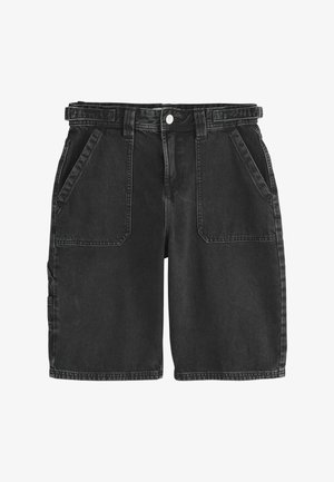 Pantaloni scurți negri din denim, cu buzunare aplicate în față, bucle pentru curea, închidere cu nasture și croială lejeră.