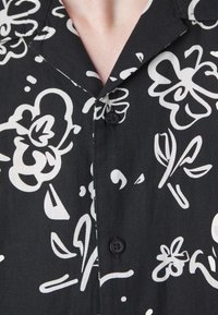 Selected Homme SLHRELAXSUN SHIRT RESORT - Skjorter - black