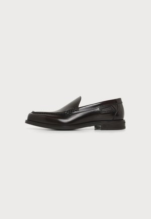Stuart Weitzman BURT - Έξυπνα slip-on παπούτσια - dark brown