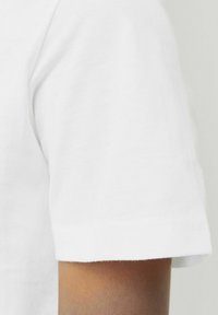 Jack & Jones Junior LOGO - Triko s potiskem - bright white