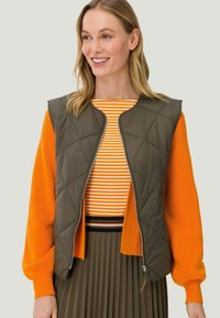 zero Waistcoat - crocodile