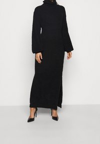 Missguided Petite Stickad tröja - black