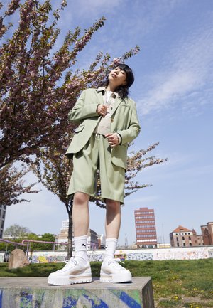 MAYZE LTH WNS - Sneakersy niskie - white/peyote