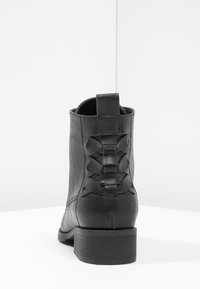 Even&Odd Botines con cordones - black