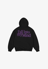 Zwarte hoodie met grote paarse tekst op de achterkant met de tekst "Fall Into myMind." Gladde stof met een comfortabele pasvorm.