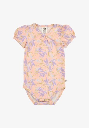 Baby-Strampler mit rosa Hintergrund, lila und beige floralem Blattmuster, kurzen Puffärmeln und Druckknöpfen am unteren Saum und an der Schulter.