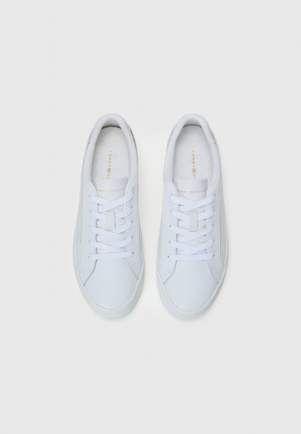 ESSENTIAL VULC - Trainers4