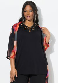 Ulla Popken CUTOUT NECKLINE SHORT SLEEVE STRETCH - Triko s potiskem - black