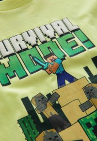 Next LICENSED MINECRAFT  żółty neon