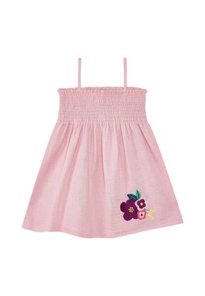 Vestito rosa chiaro senza maniche per bambina con spalline sottili, corpetto arricciato e ricamo di fiori viola e rosa vicino all'orlo.