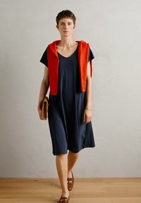 Thumbnail Image 2