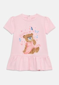 Ροζ βαμβακερό φόρεμα με κοντά φουσκωτά μανίκια, βολάν στην τελική ραφή, με τυπωμένο σχέδιο αρκούδας, καρδιές και πεταλούδες σε παστέλ χρώματα.