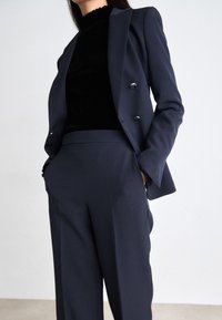 BOSS TILEPA - Auduma bikses - dark blue