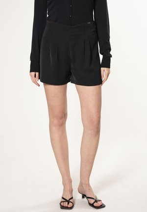 INFLUENCER WIDE LEG - Shorts - black