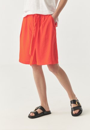 LIONKA 1 - Shorts - orange