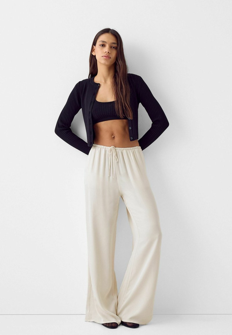Bershka Broek wit Bershka Broek wit