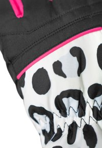 Zwart-witte handschoen met een schedelontwerp, zwarte vlekken, roze accenten en een geplooide elastische pols voor een verstelbare pasvorm.