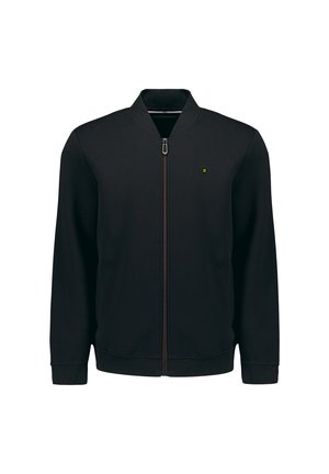 Zwarte ritsjack van zacht materiaal, met een staande kraag, ribgebreide manchetten en onderrand, en een klein logo op de borst met contrasterende ritsdetails.