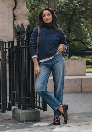 Tommy Hilfiger, PURE WOOL CABLE ROLL NECK JUMPER - Пуловер - dark night navy
