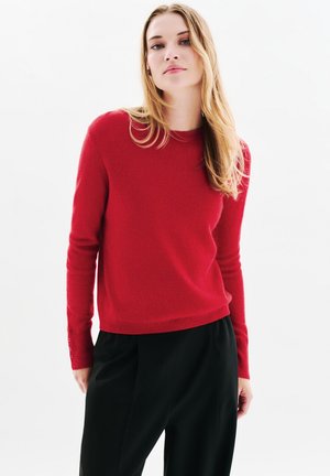 - Sweter