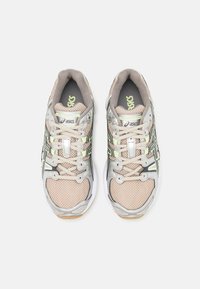 ASICS SportStyle GEL-NIMBUS 9 - Sneakers basse - feather grey/carrier grey
