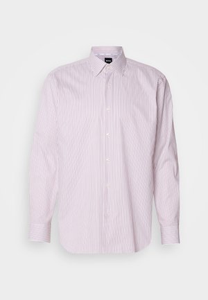 Balta marškiniai su smulkiomis raudonomis vertikaliomis juostelėmis, mygtukais užsegamas apykaklė, ilgomis rankovėmis ir aiškiu logotipu ant apykaklės. Pagaminta iš medvilnės mišinys.