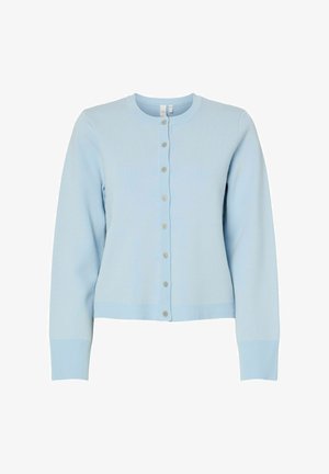 Vaaleansininen neuletakki, jossa on pitkät hihat, pyöreä pääntie ja napillinen edusta. Siinä on resorireuna ja kalvosimet, joissa on sileä pinta.